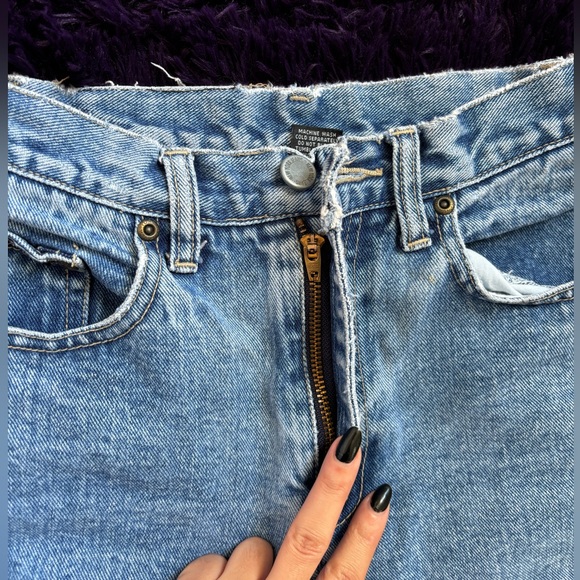 NEW YORK & COMPANY JEANS! - Picture 4 of 6